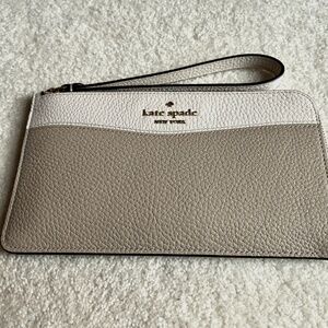Kate Spade Lucy Colorblock Pebbled Leather Medium L-Zip Wristlet in Light Sand